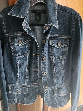 Calvin Klein Jeans Women’s Distressed Indigo Denim Jacket Large